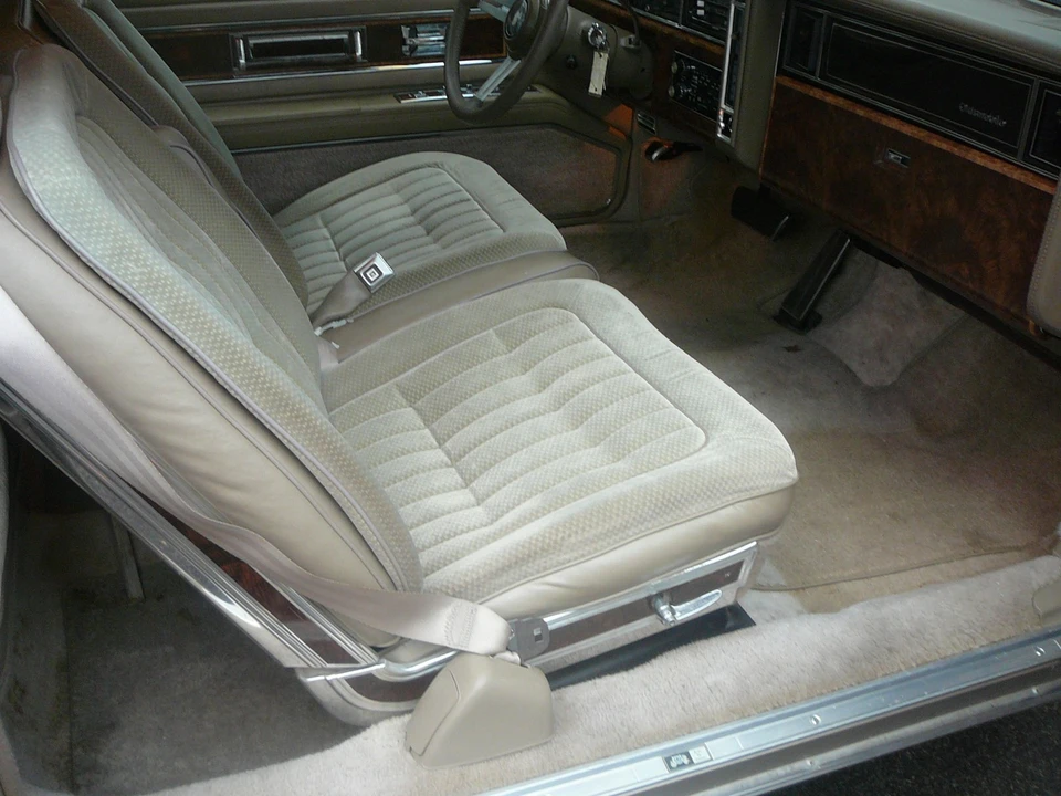 1985 Oldsmobile Toronado - Image 17 of 20