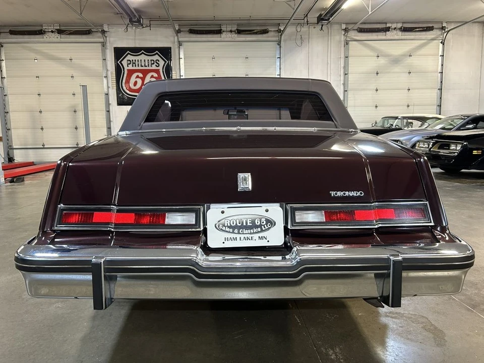 1985 Oldsmobile Toronado - Image 6 of 12