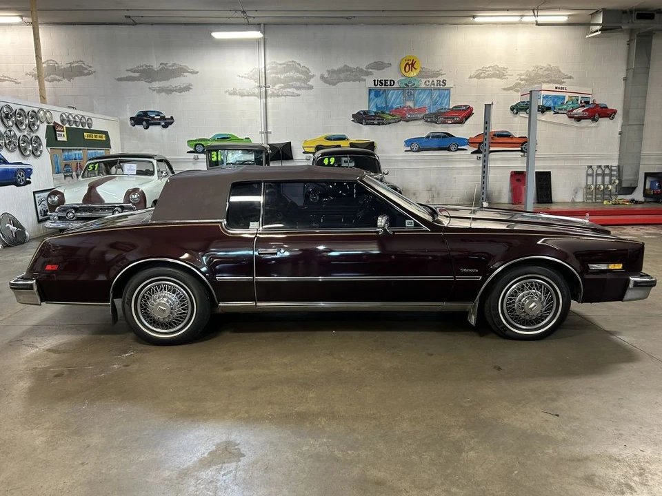 1985 Oldsmobile Toronado - Image 4 of 12