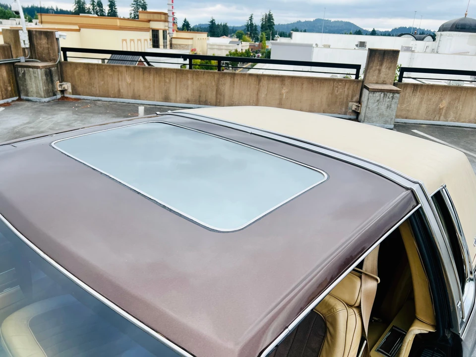 1985 Oldsmobile Toronado - Image 24 of 31