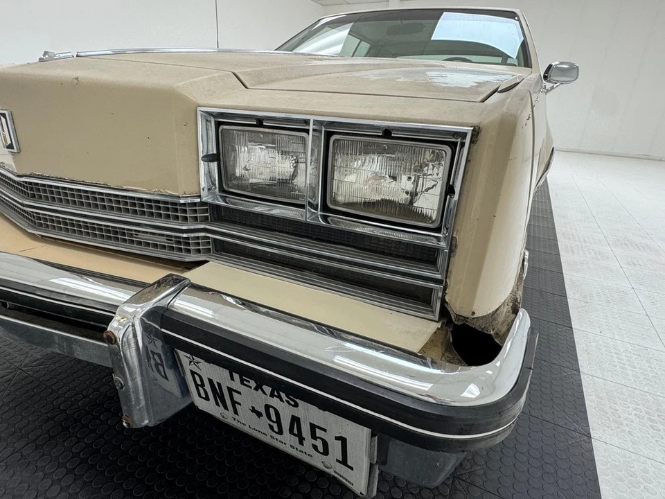 1985 Oldsmobile Toronado - Image 10 of 31