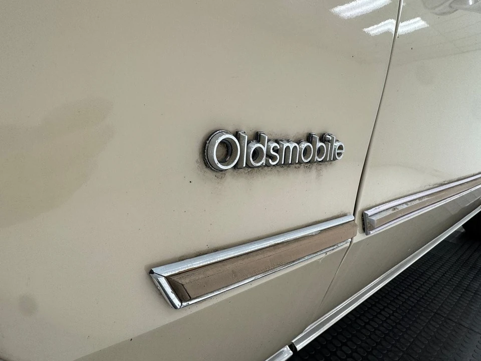 1985 Oldsmobile Toronado - Image 12 of 31