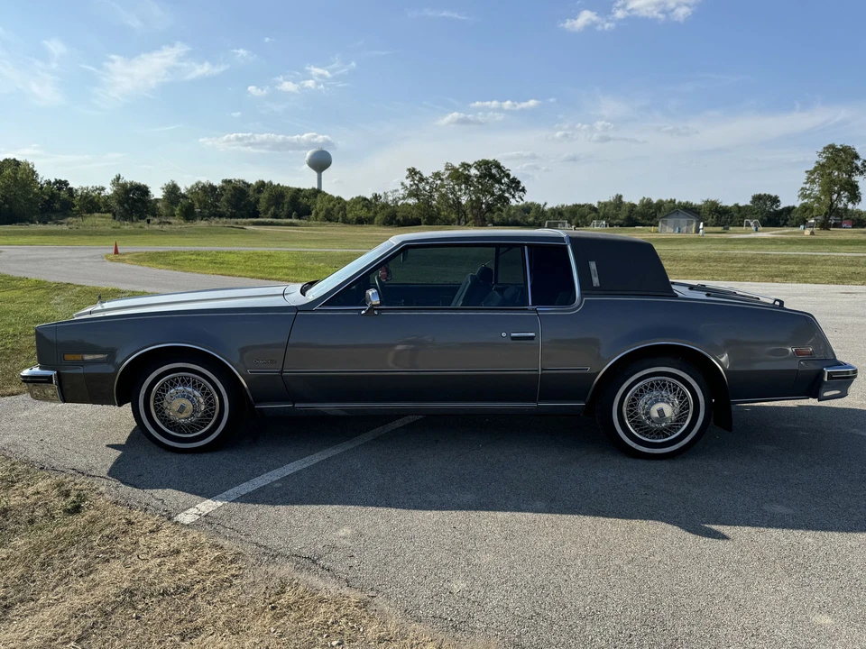 1985 Oldsmobile Toronado - Image 11 of 31