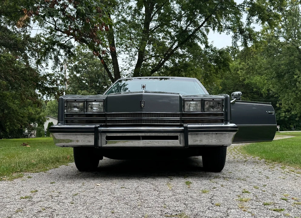 1985 Oldsmobile Toronado - Image 7 of 31