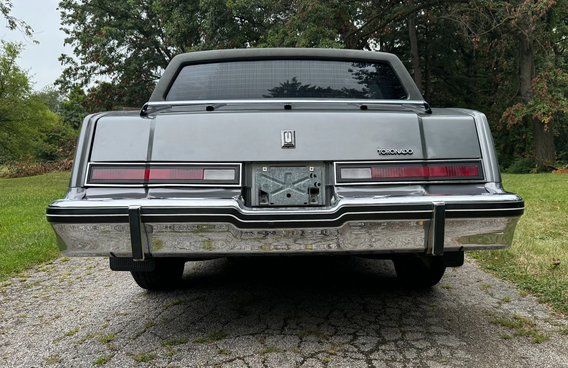 1985 Oldsmobile Toronado - Image 9 of 31