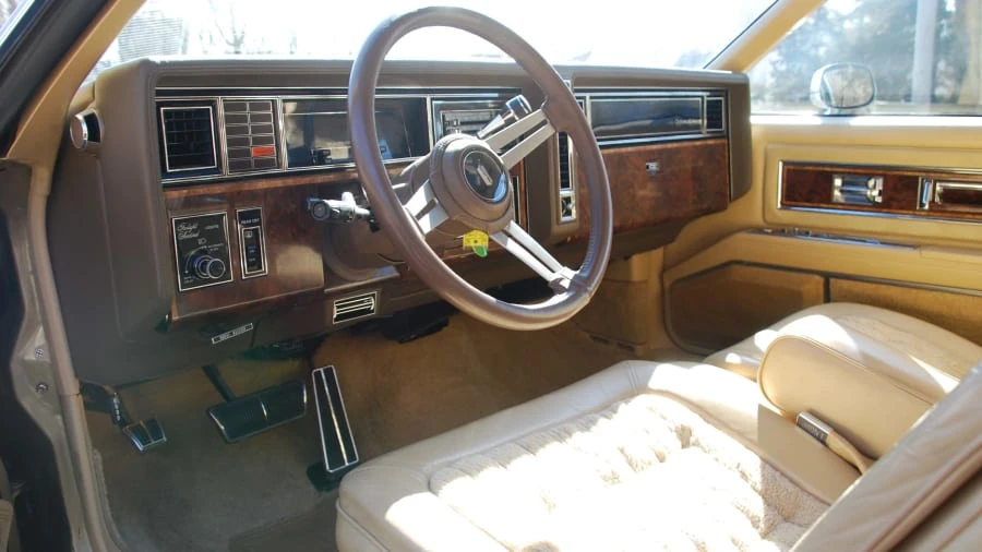 1985 Oldsmobile Toronado - Image 4 of 12