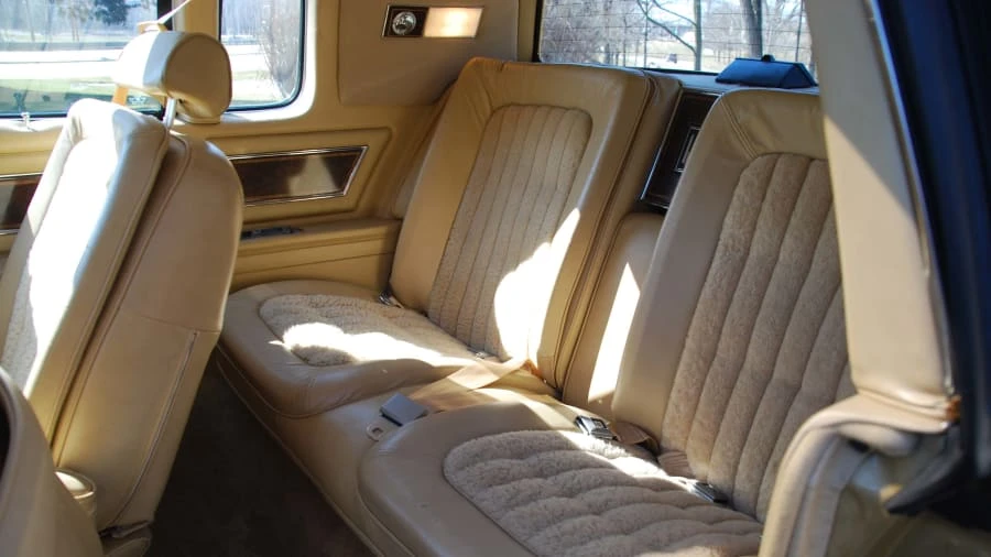 1985 Oldsmobile Toronado - Image 6 of 12