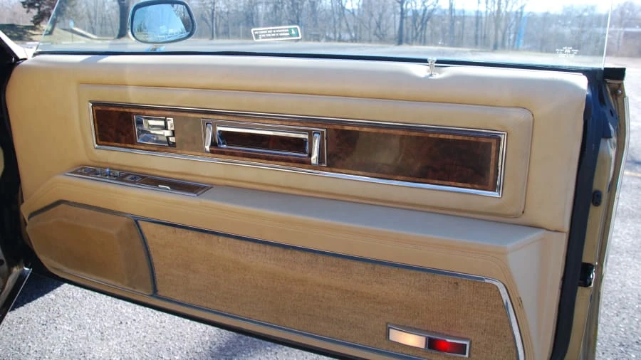 1985 Oldsmobile Toronado - Image 7 of 12