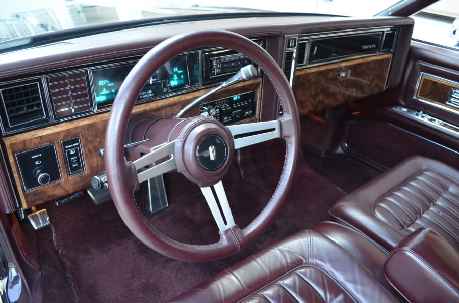 1985 Oldsmobile Toronado - Image 4 of 12