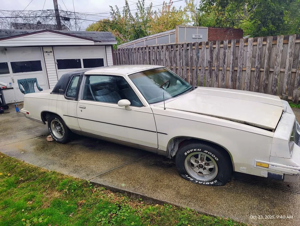 1985 Oldsmobile Cutlass Supreme - Image 2 of 8