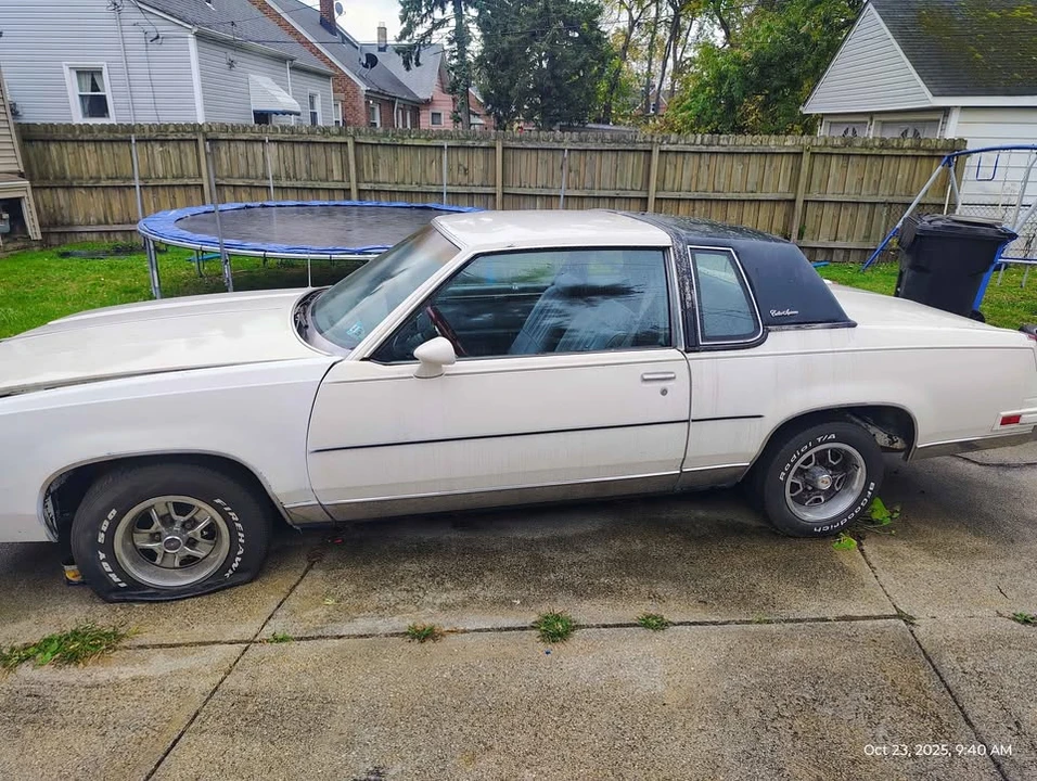 1985 Oldsmobile Cutlass Supreme - Image 7 of 8