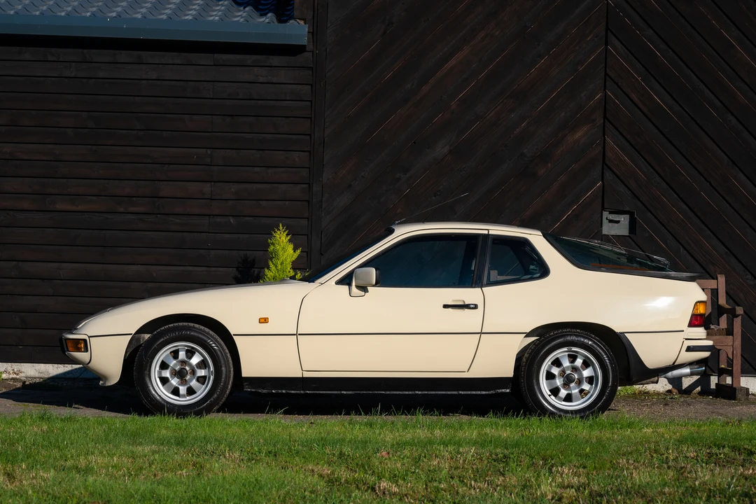 1985 Porsche 924 - Image 9 of 31
