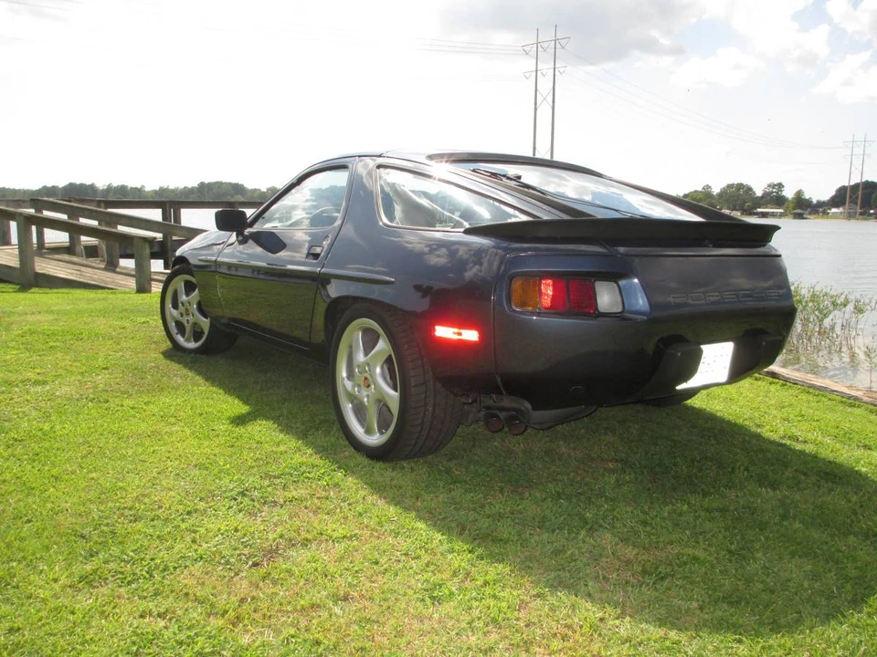 1985 Porsche 928 S - Image 3 of 21