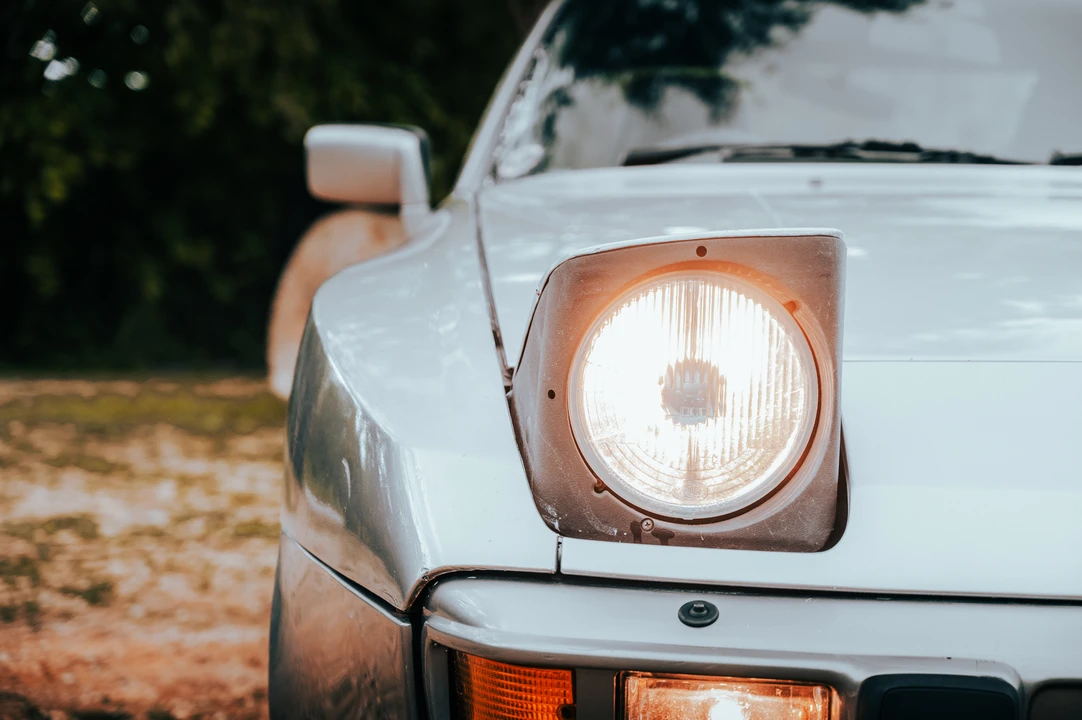 1985 Porsche 944 - Image 25 of 31