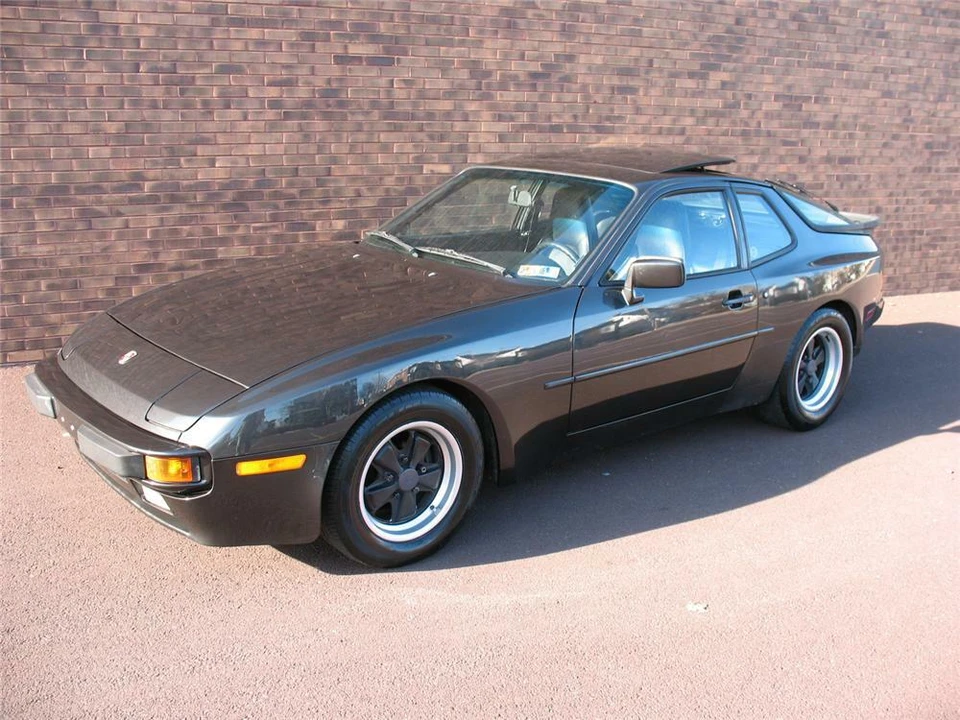 1985 Porsche 944 - Image 2 of 5