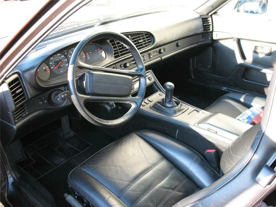 1985 Porsche 944 - Image 4 of 5