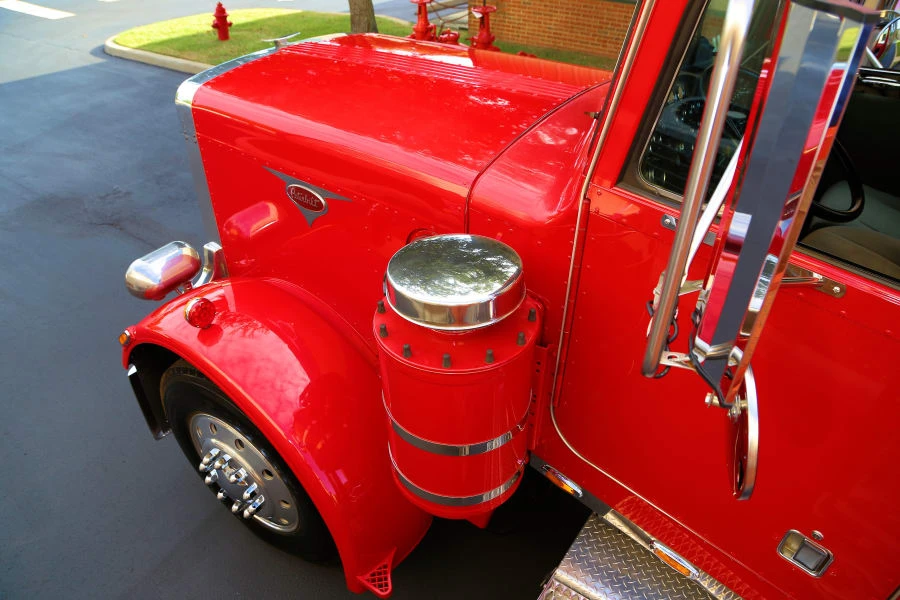 1985 Peterbilt - Image 10 of 12