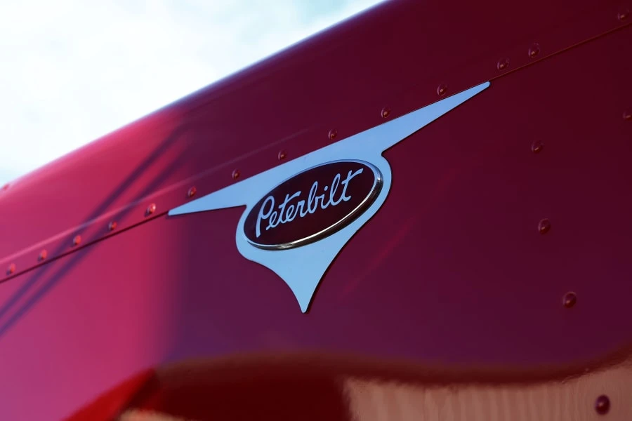 1985 Peterbilt - Image 11 of 12