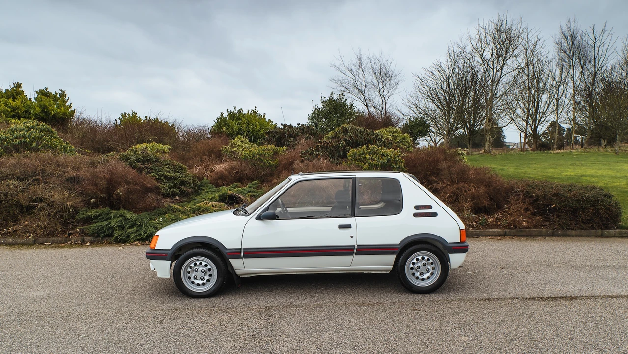 1985 Peugeot 205 GTI - Image 11 of 31
