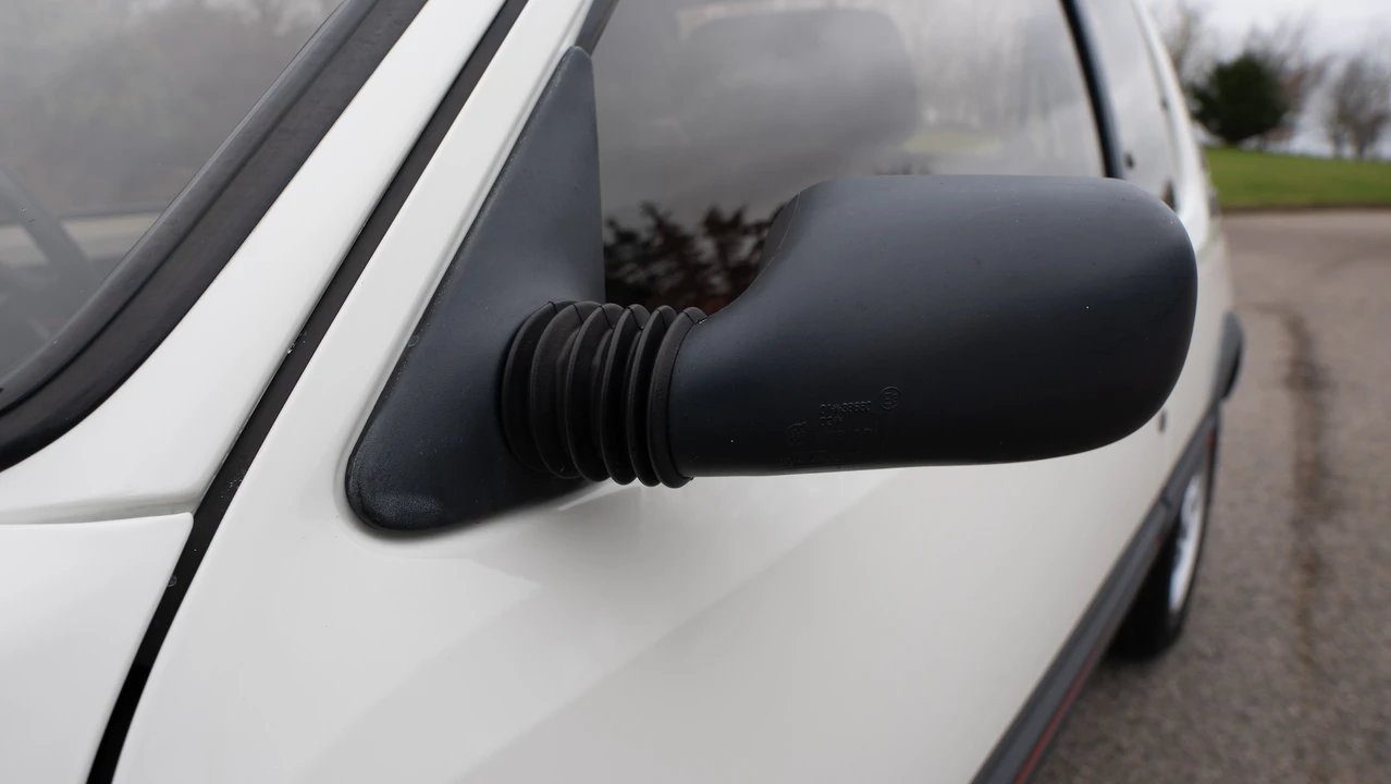 1985 Peugeot 205 GTI - Image 24 of 31