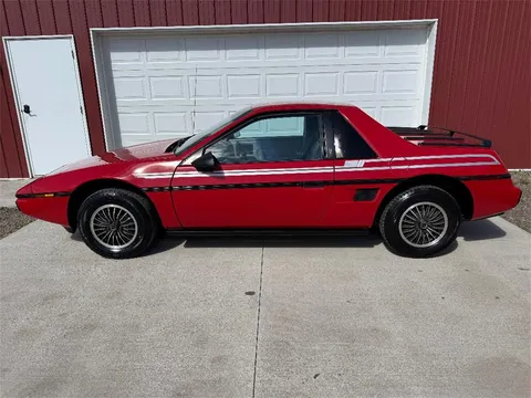 1985 Pontiac Fiero SE