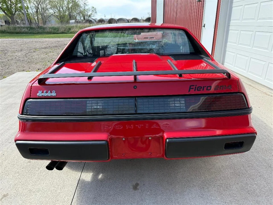 1985 Pontiac Fiero GT - Image 3 of 31