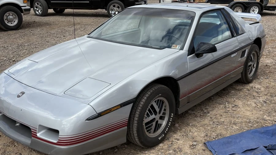 1985 Pontiac Fiero GT - Image 10 of 27