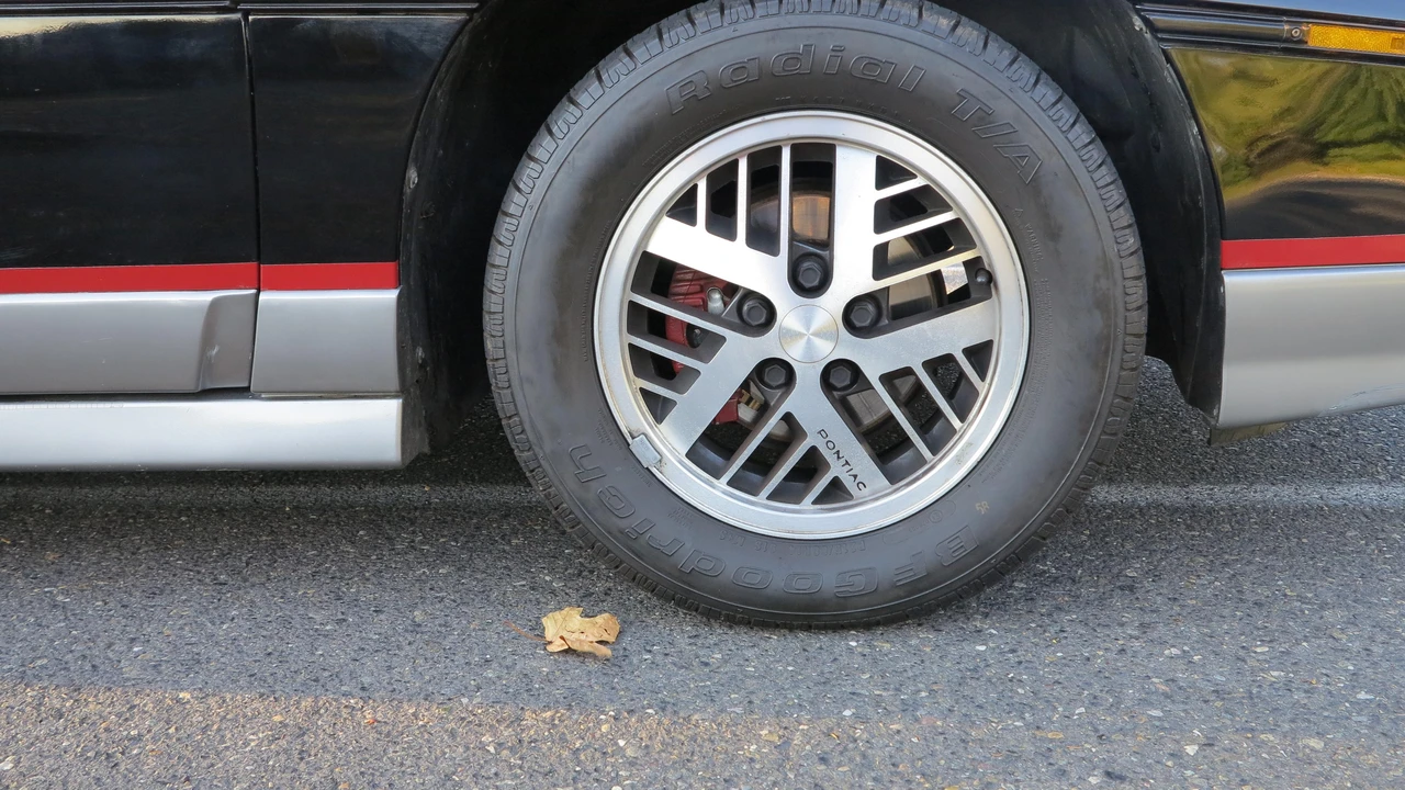 1985 Pontiac Fiero GT - Image 31 of 31