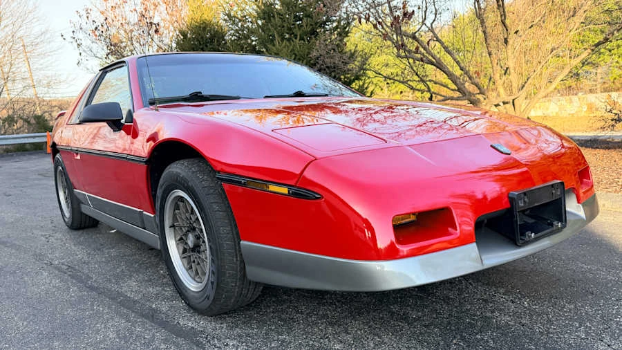 1985 Pontiac Fiero GT - Image 6 of 27