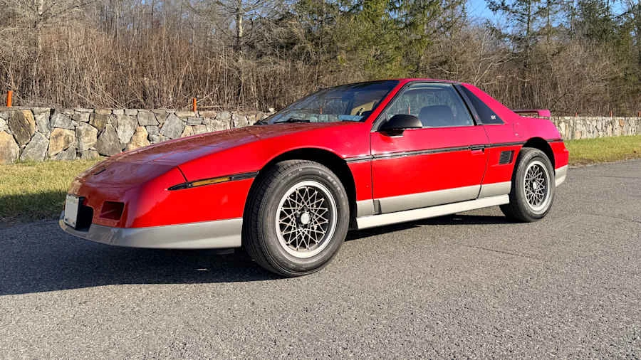 1985 Pontiac Fiero GT - Image 11 of 27