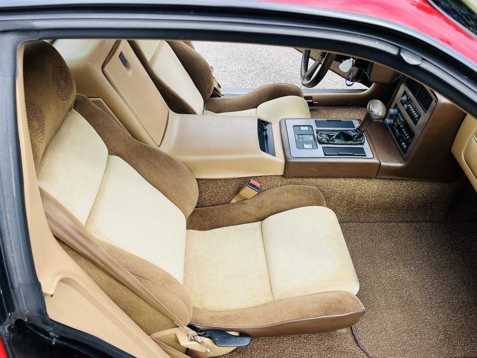 1985 Pontiac Fiero GT - Image 26 of 31