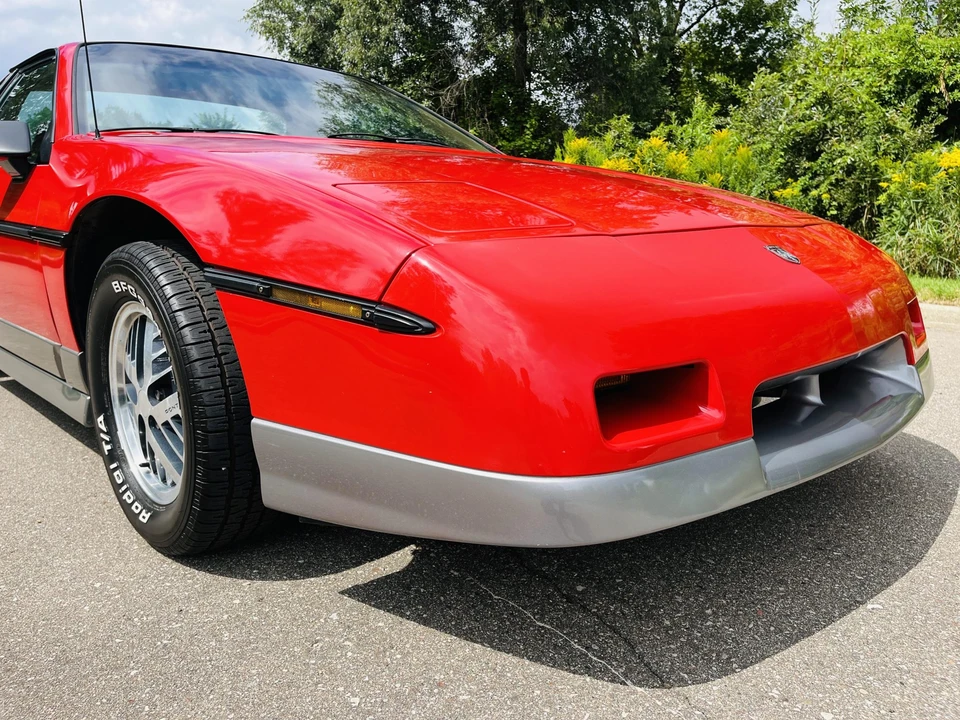 1985 Pontiac Fiero GT - Image 13 of 31