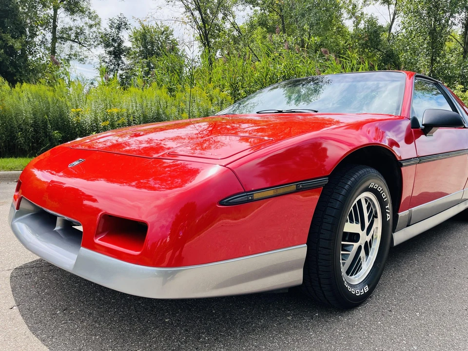 1985 Pontiac Fiero GT - Image 14 of 31