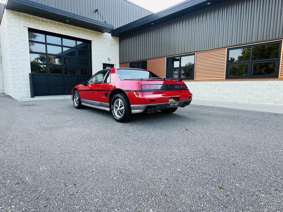 1985 Pontiac Fiero GT - Image 6 of 31