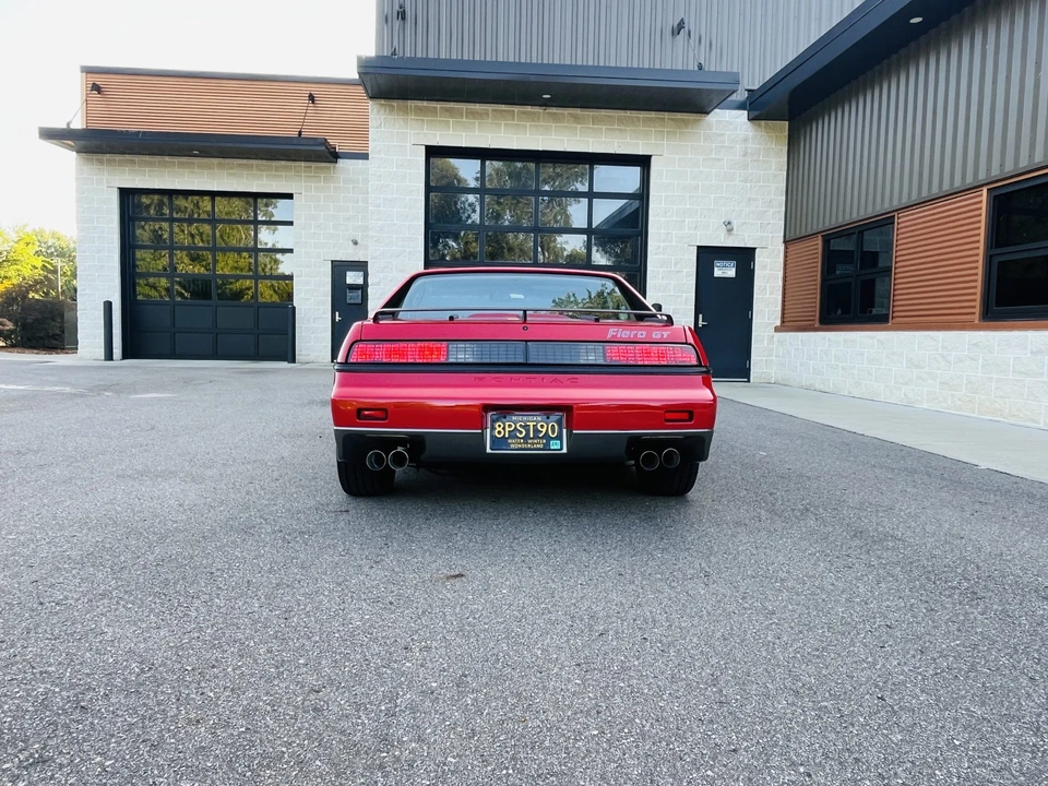 1985 Pontiac Fiero GT - Image 8 of 31