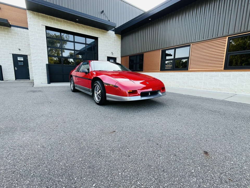 1985 Pontiac Fiero GT - Image 2 of 31