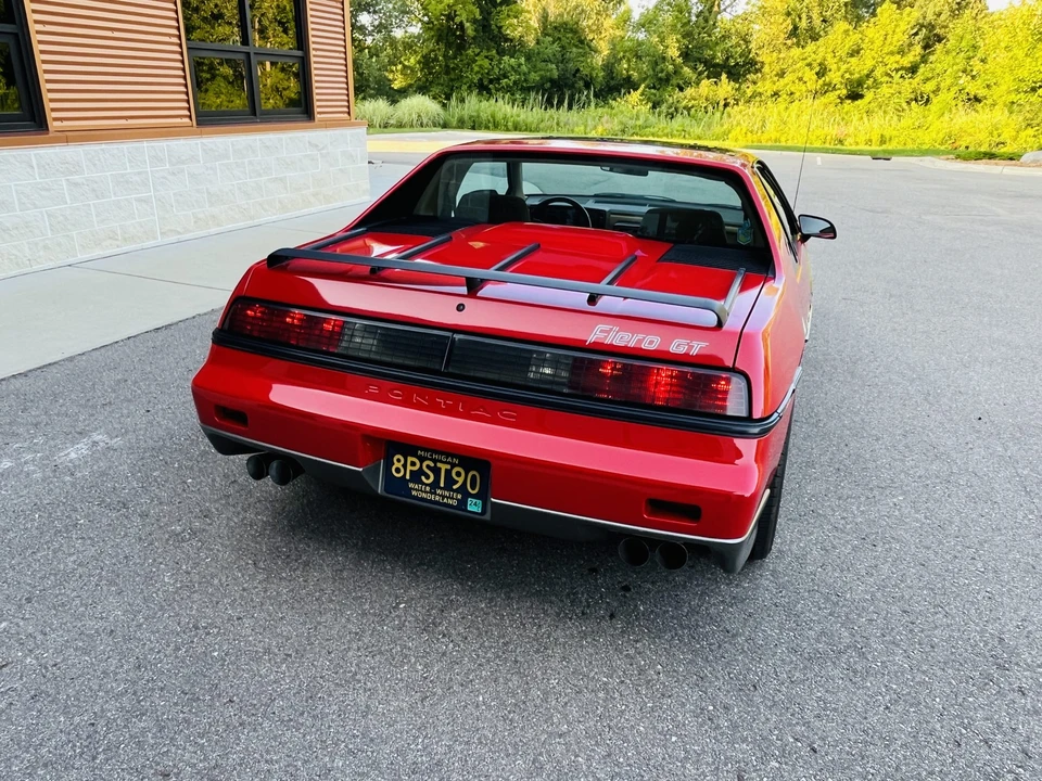 1985 Pontiac Fiero GT - Image 9 of 31