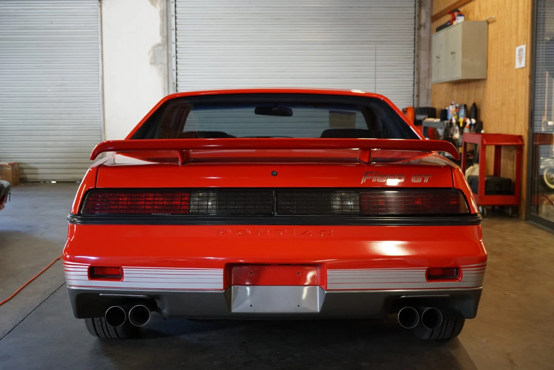 1985 Pontiac Fiero GT - Image 11 of 31