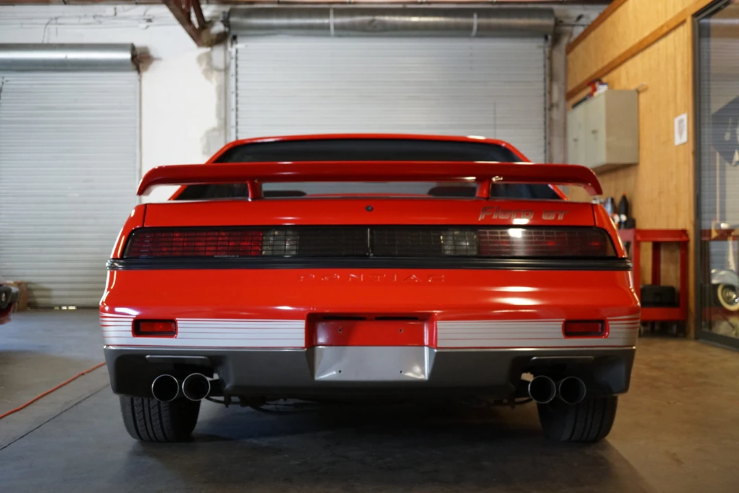 1985 Pontiac Fiero GT - Image 10 of 31