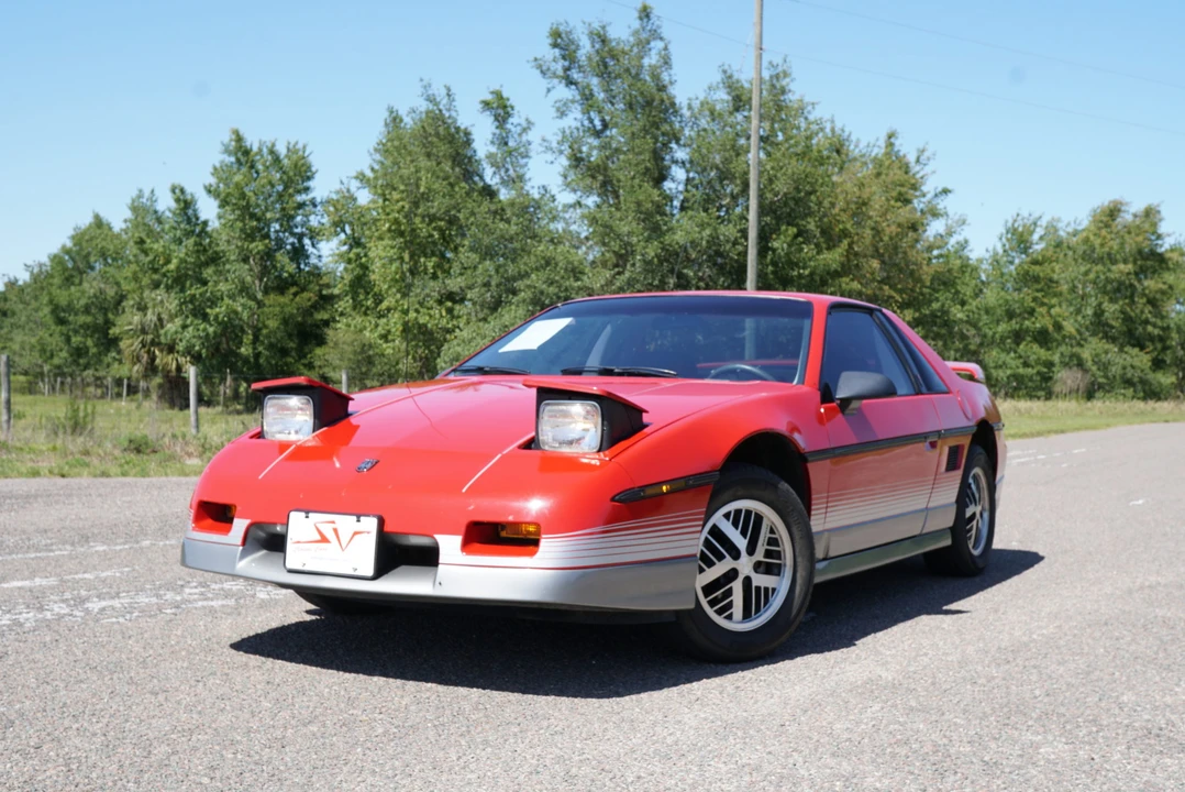1985 Pontiac Fiero GT - Image 2 of 31