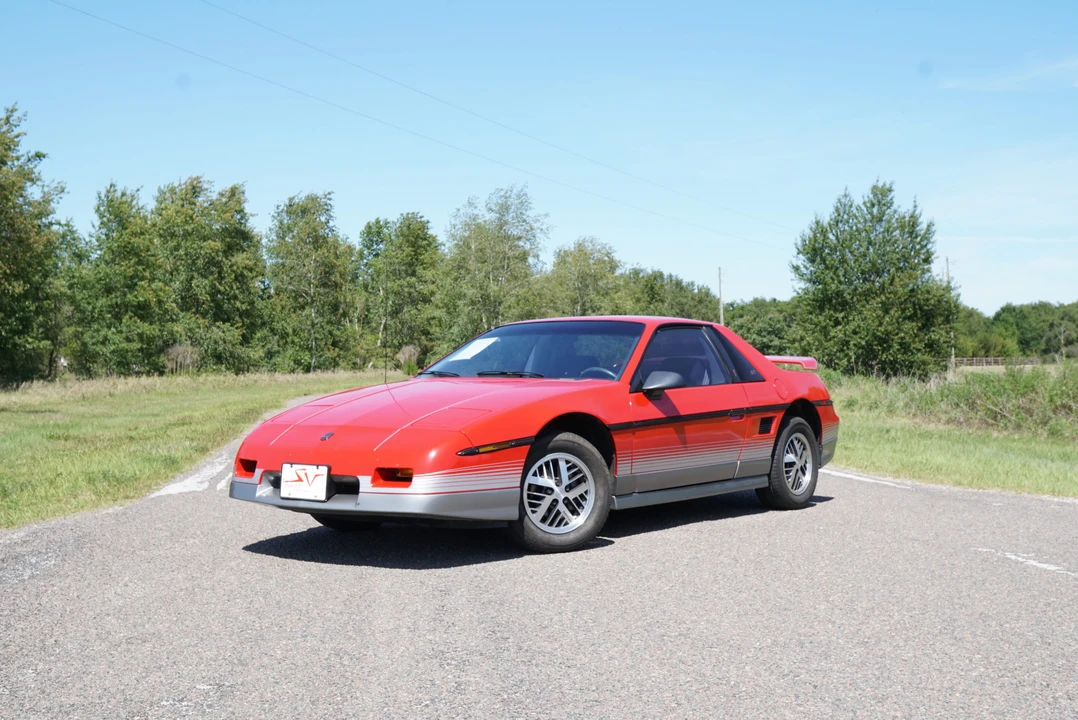 1985 Pontiac Fiero GT - Image 3 of 31