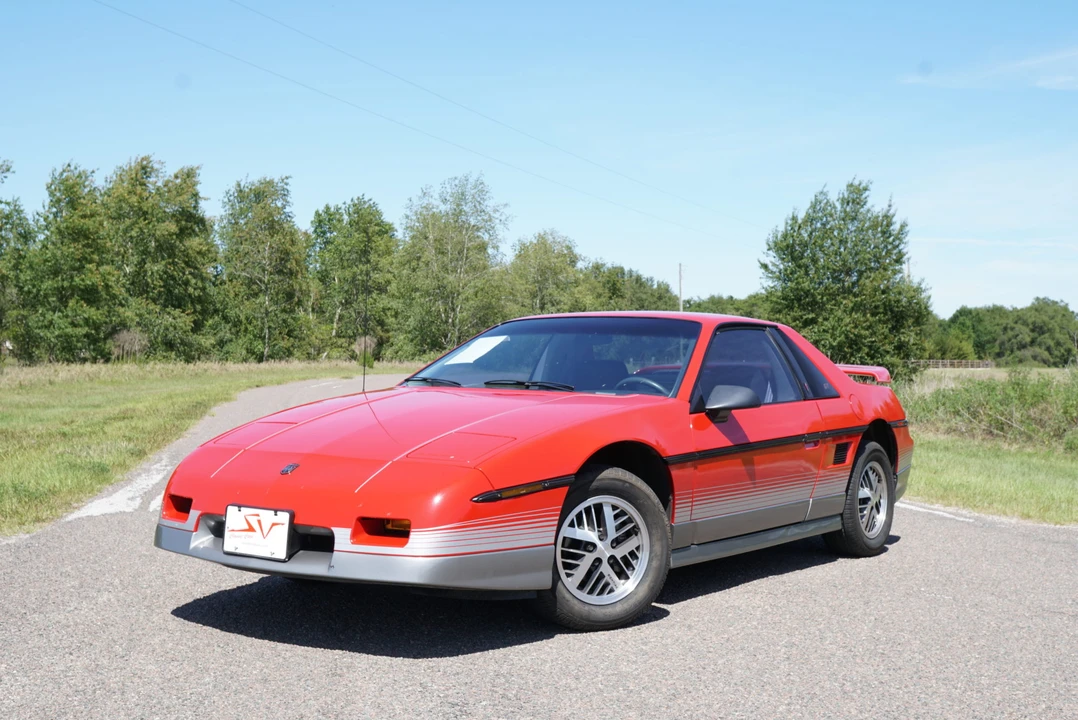1985 Pontiac Fiero GT - Image 4 of 31