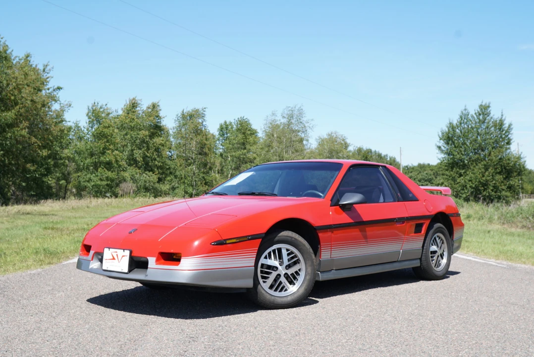 1985 Pontiac Fiero GT - Image 5 of 31