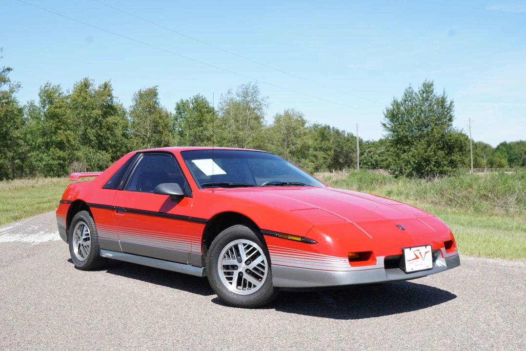 1985 Pontiac Fiero GT - Image 15 of 31