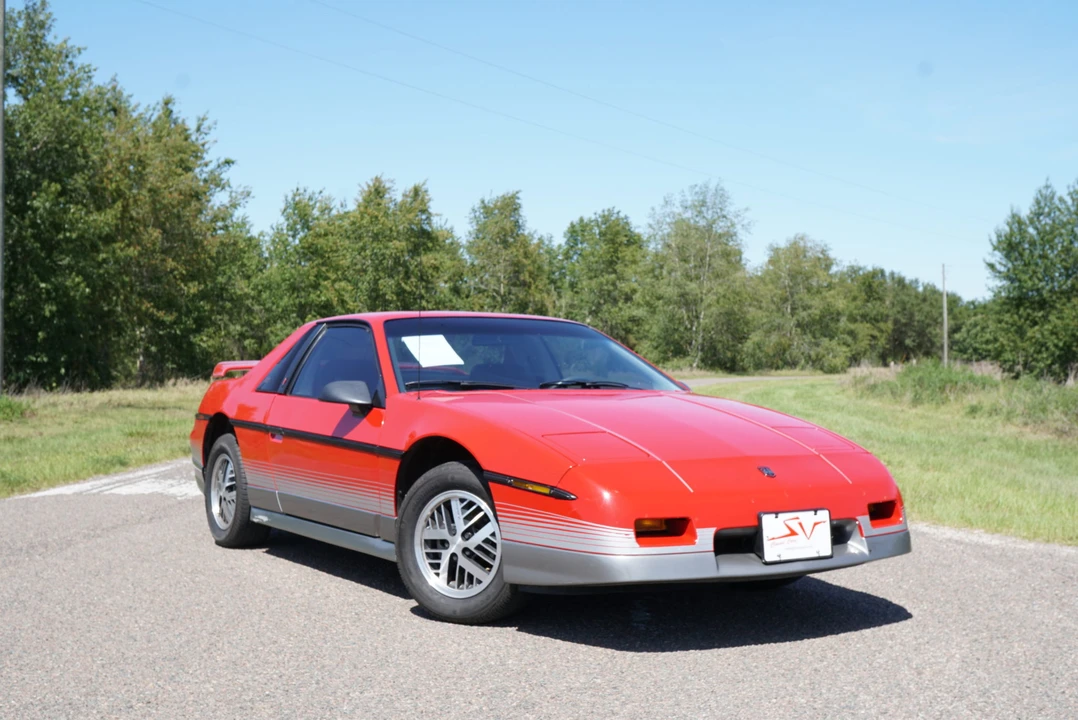 1985 Pontiac Fiero GT - Image 18 of 31