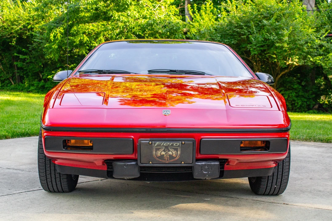 1985 Pontiac Fiero - Image 2 of 31