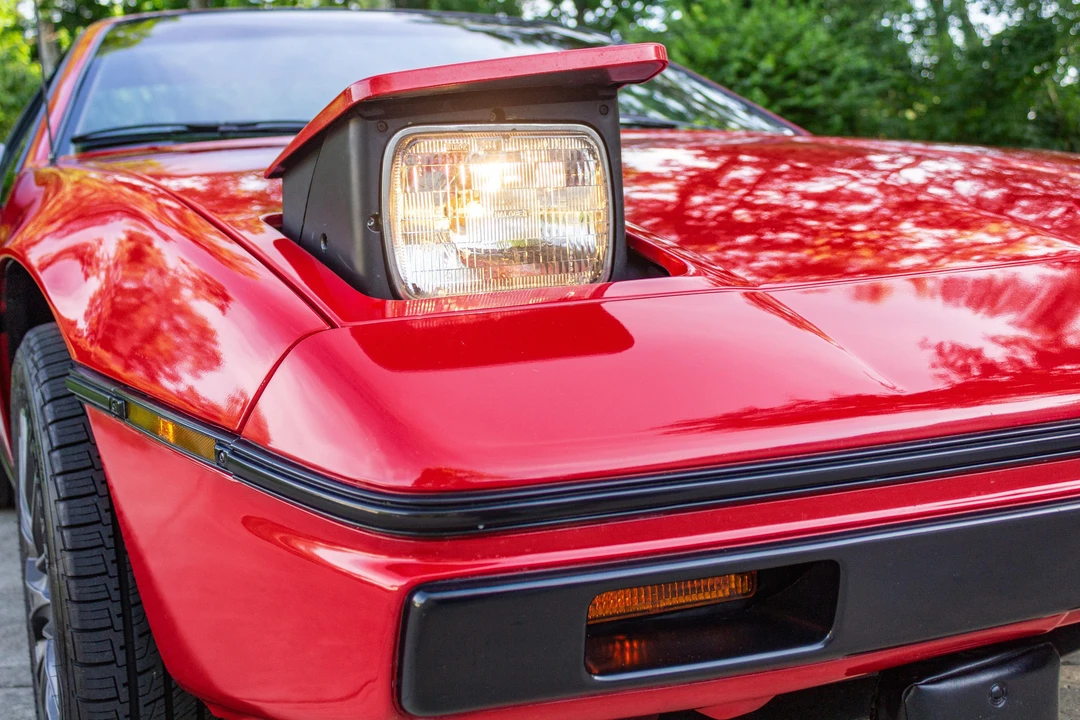 1985 Pontiac Fiero - Image 11 of 31