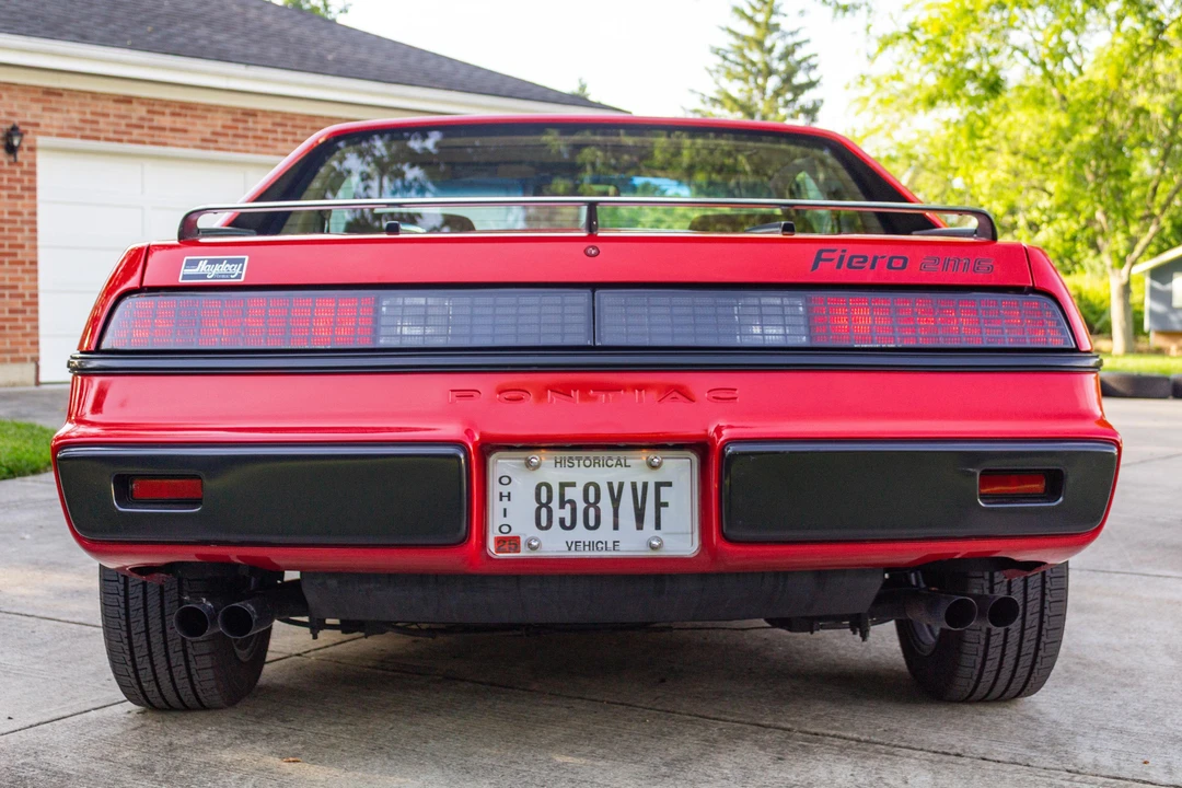 1985 Pontiac Fiero - Image 9 of 31