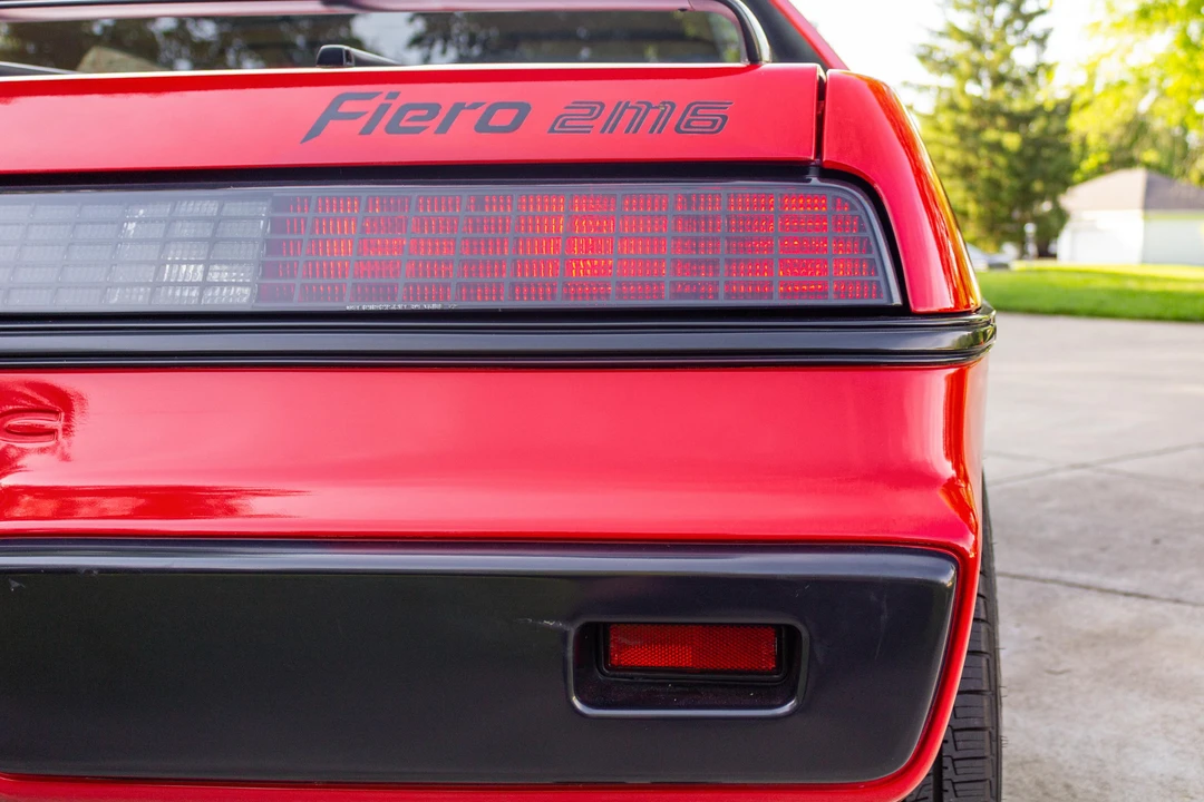 1985 Pontiac Fiero - Image 14 of 31