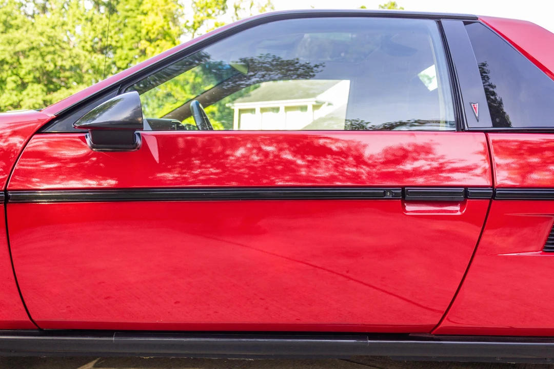 1985 Pontiac Fiero - Image 15 of 31